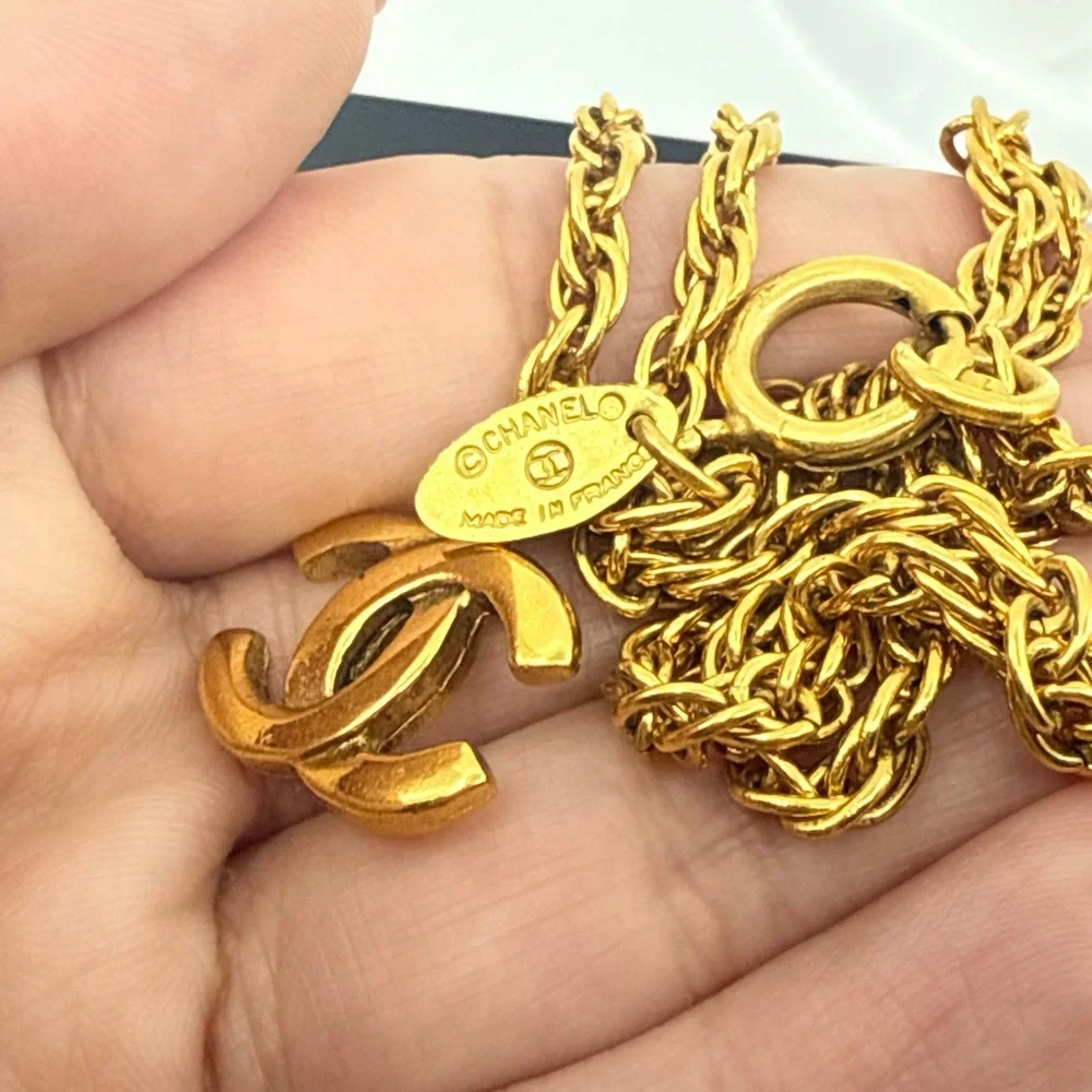 Vintage Chanel Small Gold CC Chain Pendant Necklace